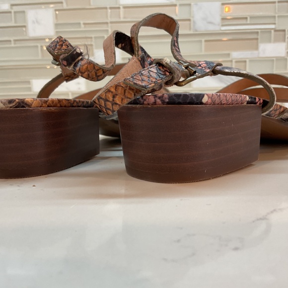 Sandals - Picture 3 of 3